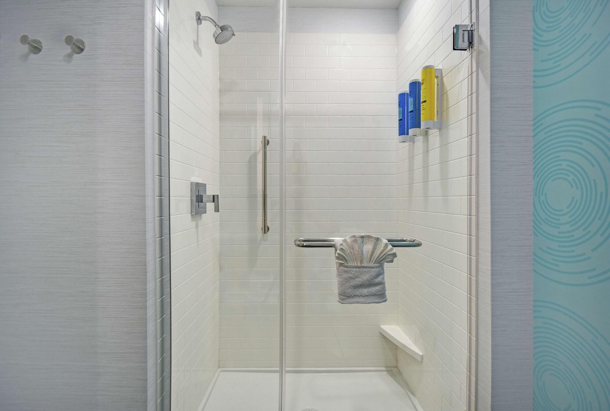 Отель Tru By Hilton Grand Rapids Airport Kentwood Экстерьер фото