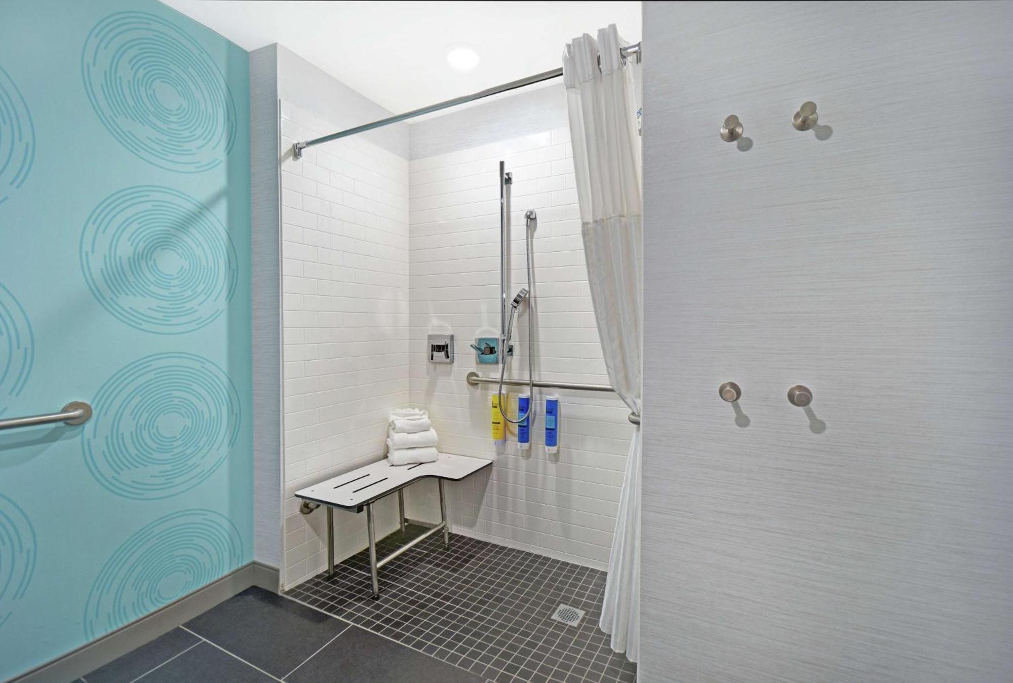 Отель Tru By Hilton Grand Rapids Airport Kentwood Экстерьер фото